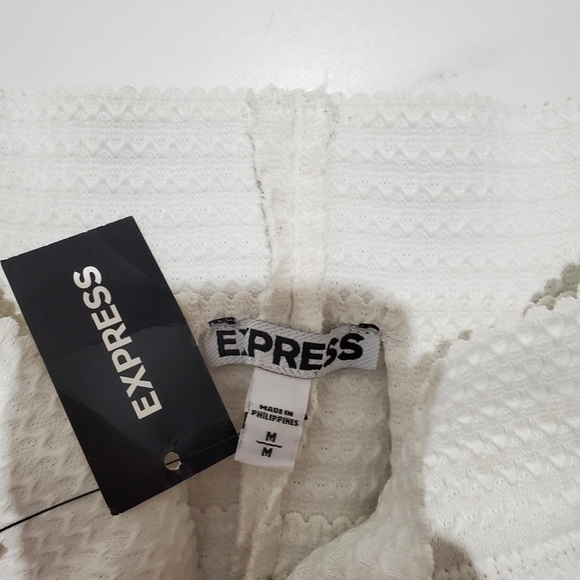 Brand new white skirt - Picture 3 of 3